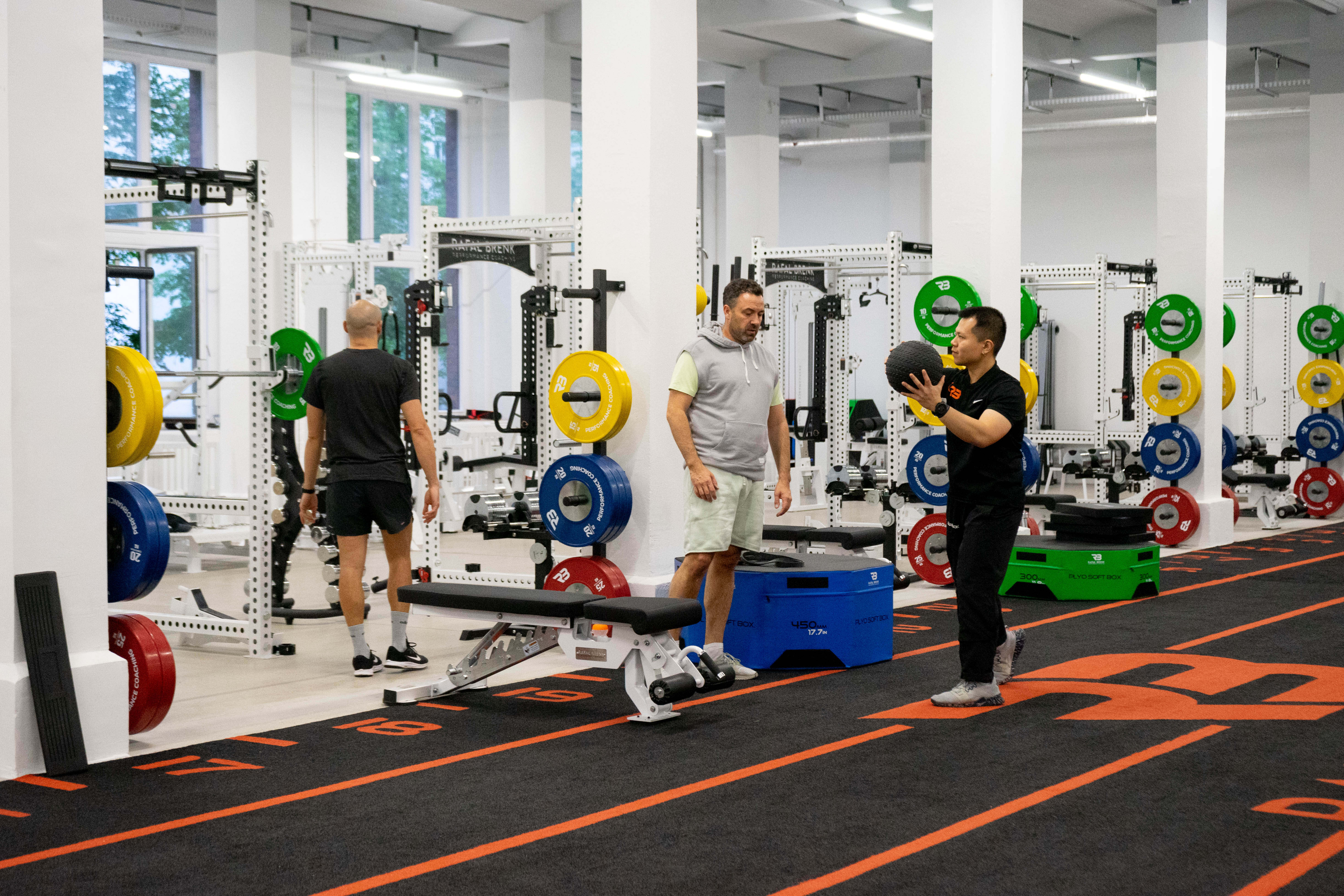 Gruppentraining vs. Kurs Warum du bei uns persönlicher trainierst